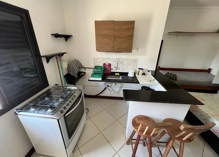 Apartamento Kitnet 4 Quadras Praia Das Toninhas Ubatuba Com 2 Piscinas Para Ate 4 Pessoas